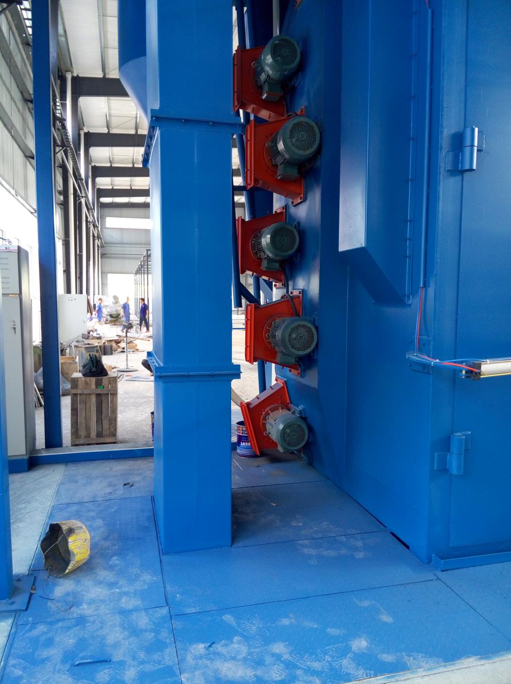 江蘇拋丸機(jī)除銹設(shè)備 選擇性?xún)r(jià)比高的拋丸機(jī)?